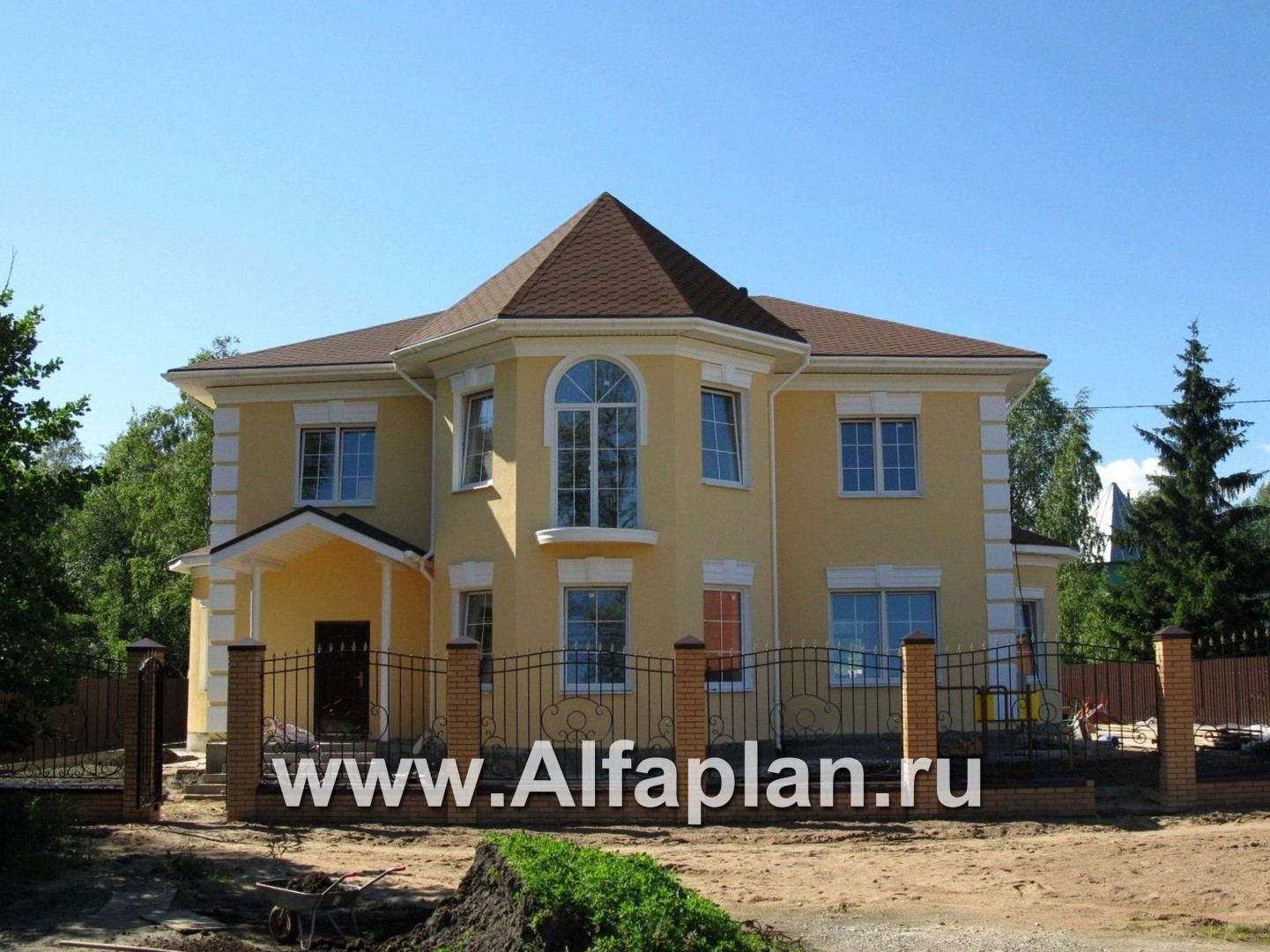 «Белта» - проект двухэтажного дома из газобетона, планировка со вторым светом в гостиной, с эркером и террасой - дизайн дома №4