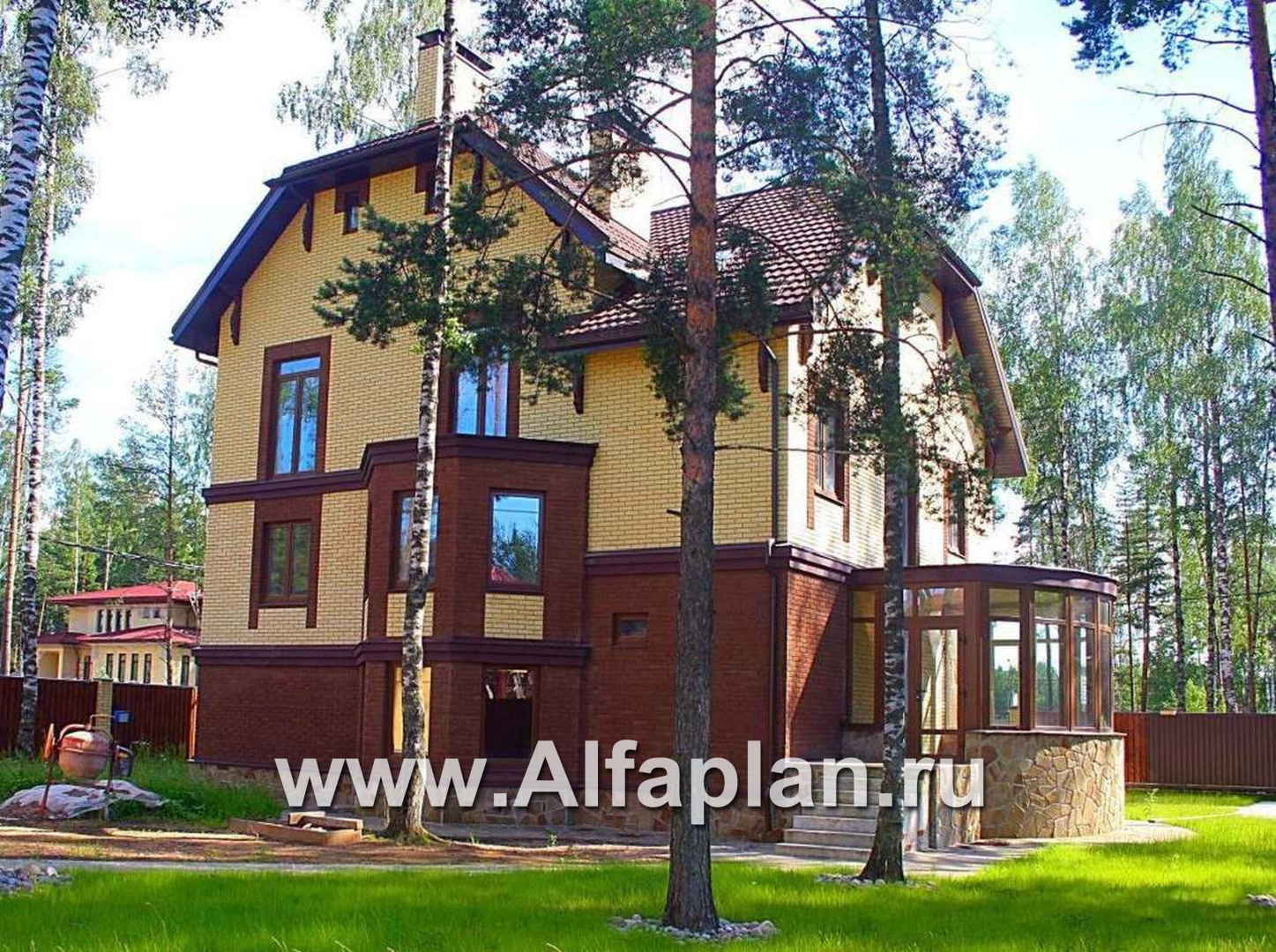 «Верона» - проект трехэтажного дома, с эркером и с верандой, с гаражом - дизайн дома №3